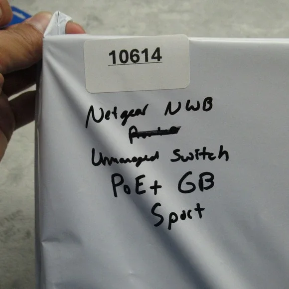 Samsung NETGEAR 5-Port Gigabit Ethernet PoE+ Unmanaged‎ Switch 63W Sealed NWB - Picture 13 of 13